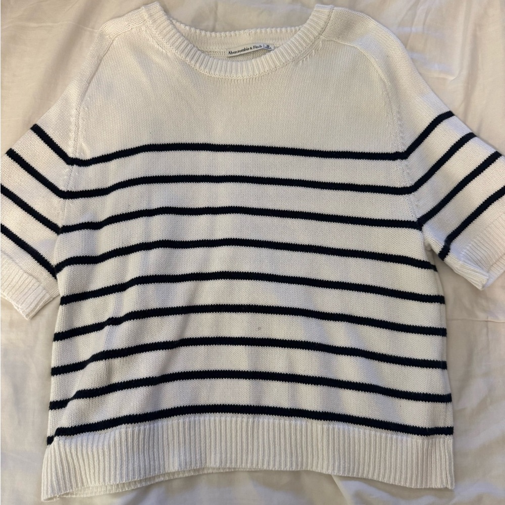 Abercrombie & Fitch Sweater Tee